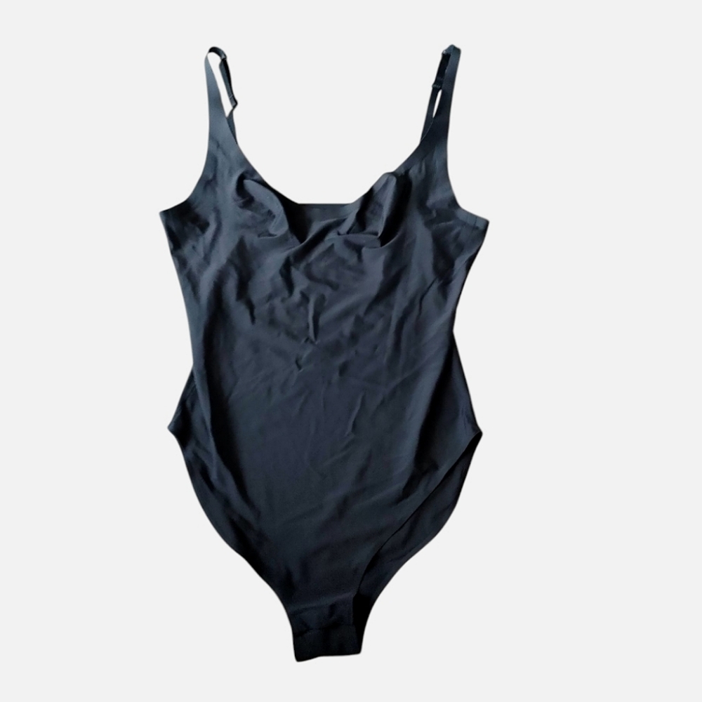SKIMS Foundation Bodysuit - Picture 2 of 13